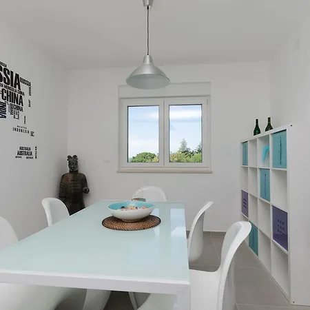 Romance Apartamento Pinezići
