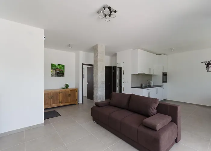 Romance Apartament Pinezići